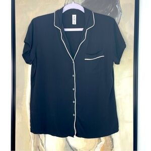 SPLENDID black & white pajama style blouse